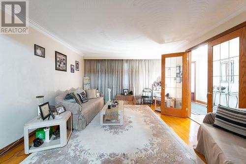 25A St Andrews Boulevard, Toronto, ON 