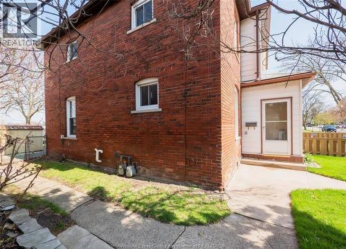 1064 Monmouth Unit# Main, Windsor, ON 