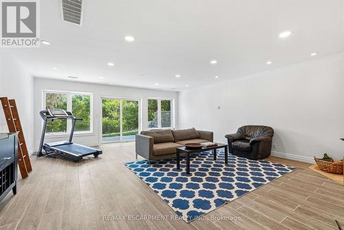 1296 Dundas Street, Burlington, ON 