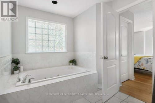 37 Windfield Crescent, Ottawa, ON 