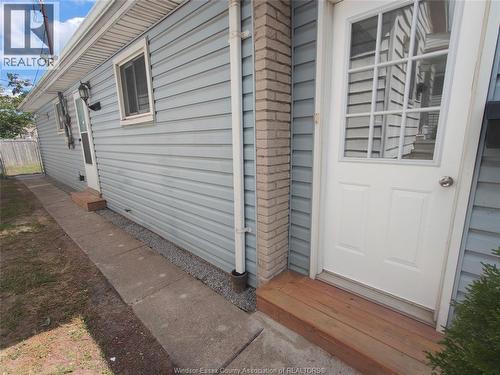 744 Mckay Avenue, Windsor, ON 