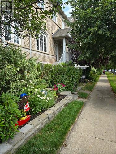 2333 Sutton Drive, Burlington, ON 