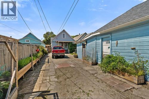 516 Langlois, Windsor, ON 