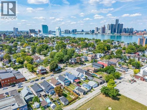 516 Langlois, Windsor, ON 