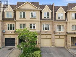 55 - 1250 ST. MARTINS DRIVE  Pickering, ON L1W 1J3
