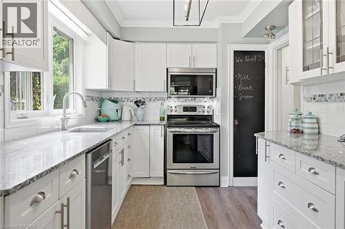6 Kerman Avenue, Grimsby, ON 