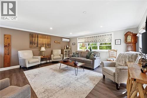 6 Kerman Avenue, Grimsby, ON 