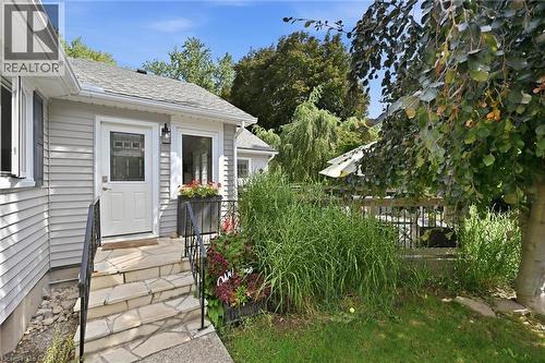 6 Kerman Avenue, Grimsby, ON 