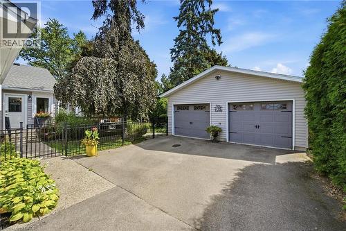 6 Kerman Avenue, Grimsby, ON 