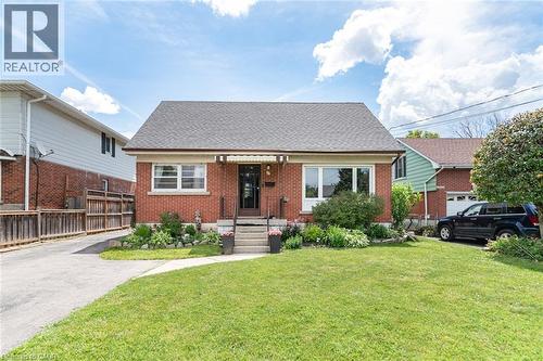 43 WYNGATE Avenue  Stoney Creek, ON L8G 1T3