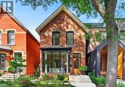 16 BRUCE Street  Hamilton, ON L8P 3M6