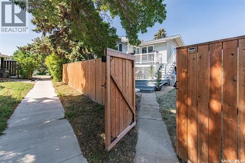 215 Cedar Crescent, Caronport, SK 