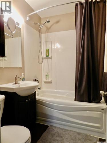 1037 Bogue Avenue, Moose Jaw, SK 