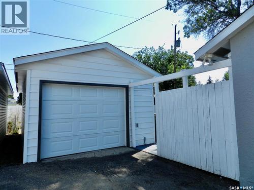 1037 Bogue Avenue, Moose Jaw, SK 