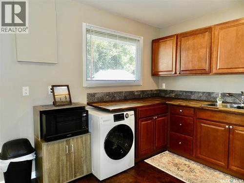 1037 Bogue Avenue, Moose Jaw, SK 