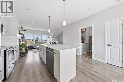 562 Stilling Way, Saskatoon, SK 