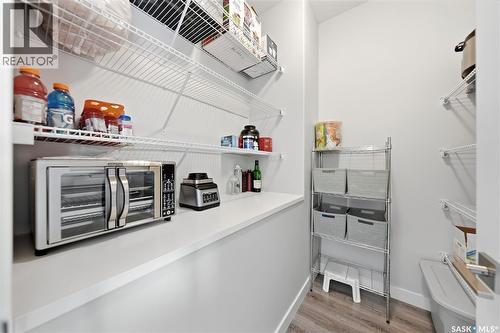562 Stilling Way, Saskatoon, SK 