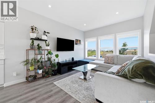 562 Stilling Way, Saskatoon, SK 