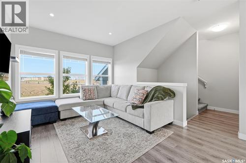 562 Stilling Way, Saskatoon, SK 