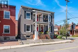 134 CONCORD STREET S Ottawa, ON K1S 0Z4