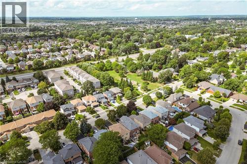 Established neighborhood setting with mature trees and a variety of residential architecture - 31 Grindstone Way, Hamilton, ON 
