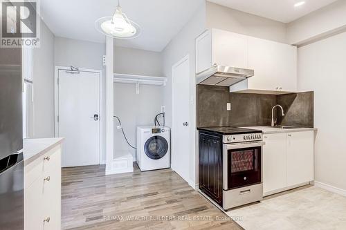 UPPER UNIT 2 - 2443 DUNDAS STREET W , Toronto, Ontario M6P 1X3 3