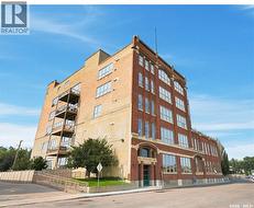 204 211 D AVENUE N  Saskatoon, SK S7L 1M6