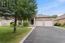 42 LORETTA DRIVE  Niagara-On-The-Lake, ON L0S 1T0