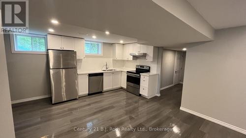 LOWER - 687 VICTORIA STREET , Midland, Ontario L4R 1A9 3