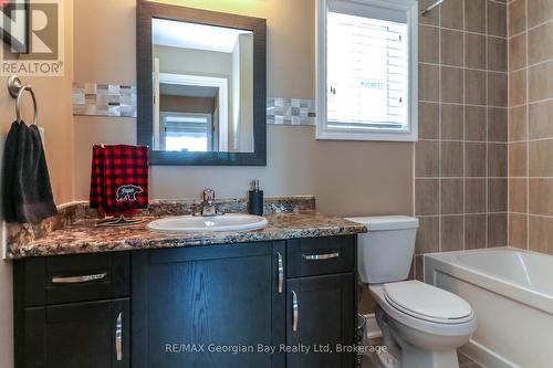 MAIN 4PC BATH - 936 Jordeli Lane, Midland, ON 