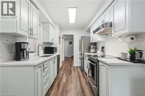 11 Wakefield Lane, Waterdown, ON 