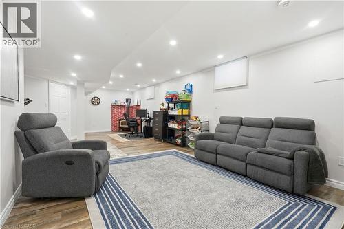 11 Wakefield Lane, Waterdown, ON 