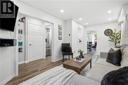 11 Wakefield Lane, Waterdown, ON 