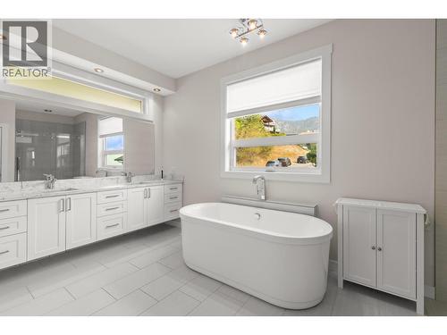 1534 Gregory Road, West Kelowna, BC 