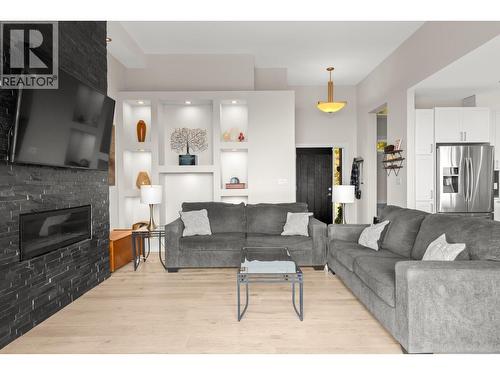 1534 Gregory Road, West Kelowna, BC 