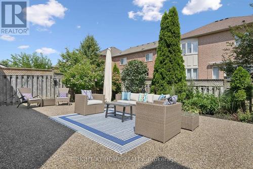 2294 Seton Crescent, Burlington, ON 