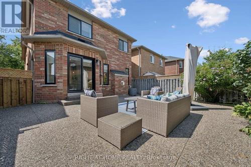 2294 Seton Crescent, Burlington, ON 