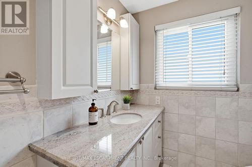 616 Mullin Way, Burlington, ON 