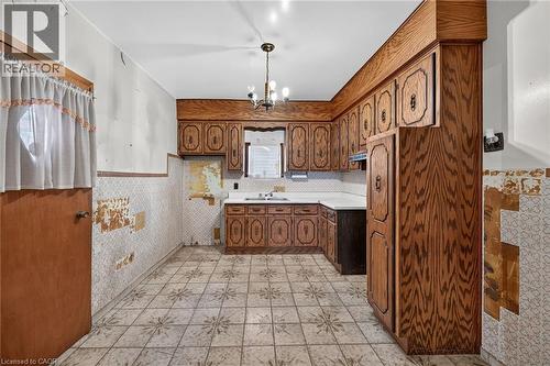 15 Kinrade Avenue, Hamilton, ON 