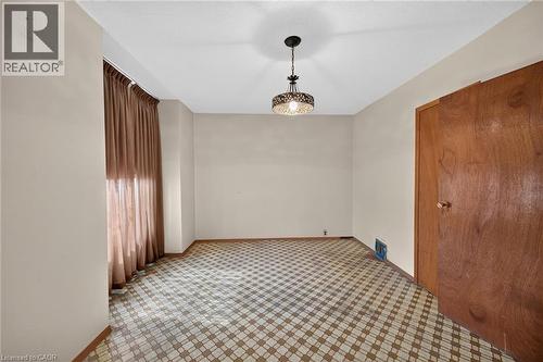15 Kinrade Avenue, Hamilton, ON 