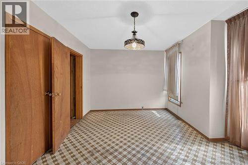 15 Kinrade Avenue, Hamilton, ON 