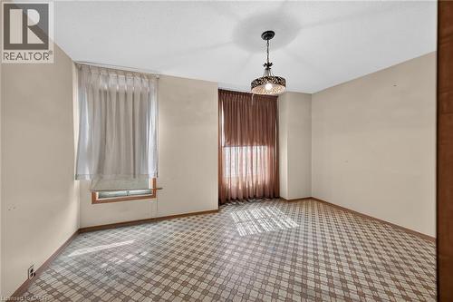 15 Kinrade Avenue, Hamilton, ON 