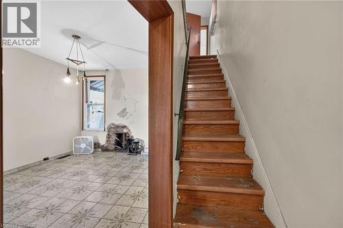 15 Kinrade Avenue, Hamilton, ON 