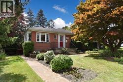 936 BOOTHMAN Avenue  Burlington, ON L7T 1P6