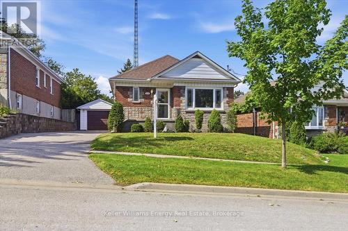 216 COLLEGE AVENUE  Oshawa (Vanier), ON L1J 1R7
