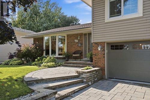 885 Plante Drive, Ottawa, ON 