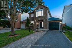 32 VALENCIA STREET Ottawa, ON K2G 6T1