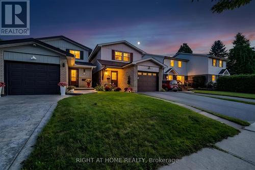 1262 VENUS CRESCENT  Oshawa, ON L1J 6E4