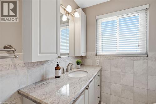 616 Mullin Way, Burlington, ON 