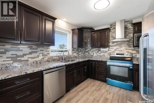 302 Nixon Crescent, Saskatoon, SK 